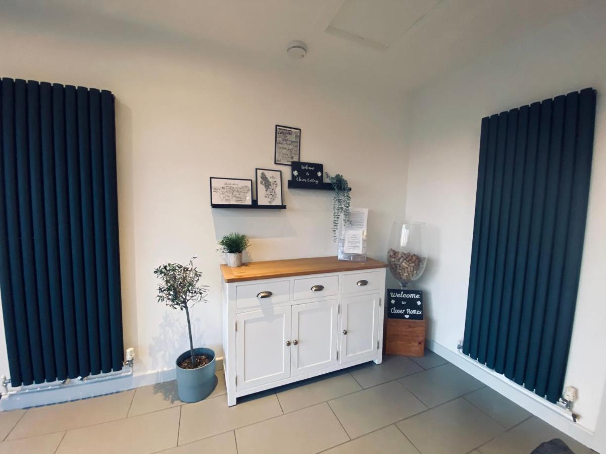 Clover Cottage Beeley Extérieur photo
